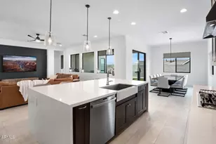 812 E Summerside Rd, Phoenix, AZ 85042 - Photo 12