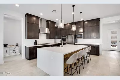 812 E Summerside Road, Phoenix, AZ 85042 - Photo 2