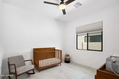 812 E Summerside Road, Phoenix, AZ 85042 - Photo 32