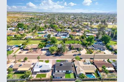 8632 E Highland Avenue, Scottsdale, AZ 85251 - Photo 46