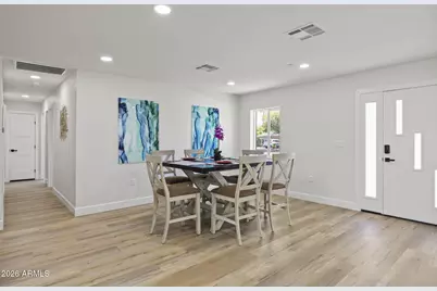 8632 E Highland Avenue, Scottsdale, AZ 85251 - Photo 14