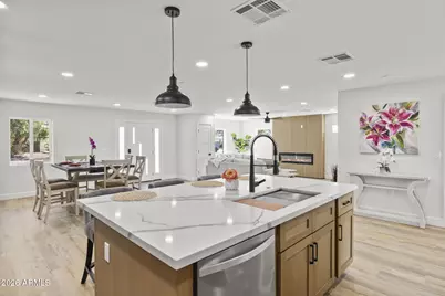 8632 E Highland Avenue, Scottsdale, AZ 85251 - Photo 6