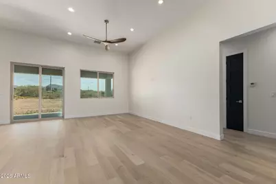 313 E Mano Drive, New River, AZ 85087 - Photo 4