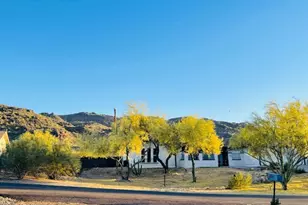 1704 E Pickrell Dr, Phoenix, AZ 85042 - Photo 20