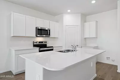 18448 W Buckskin Trail, Wittmann, AZ 85361 - Photo 10