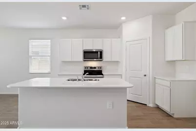 18432 W Buckskin Trail, Wittmann, AZ 85361 - Photo 10