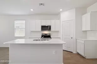 18432 W Buckskin Trl, Wittmann, AZ 85361 - Photo 10