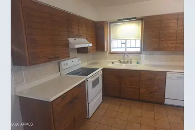 8123 N 41st Drive, Phoenix, AZ 85051 - Photo 8