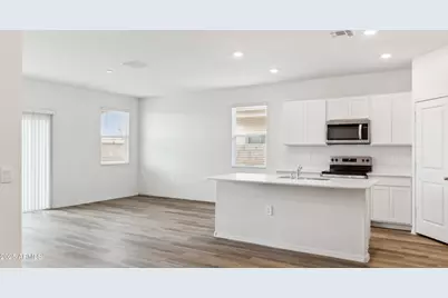 18408 W Buckskin Trail, Wittmann, AZ 85361 - Photo 6