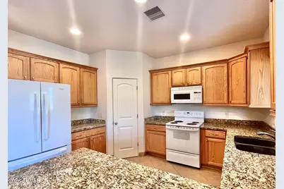 5655 N Laura Lane, Rimrock, AZ 86335 - Photo 8