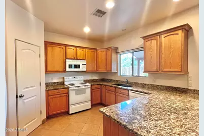 5655 N Laura Lane, Rimrock, AZ 86335 - Photo 6