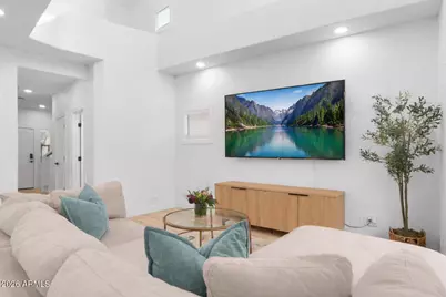 3006 N 37th Street #4, Phoenix, AZ 85018 - Photo 4