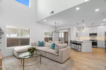 3006 N 37th Street #4, Phoenix, AZ 85018 - Photo 1