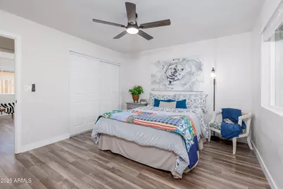 2936 W Michelle Drive, Phoenix, AZ 85053 - Photo 10