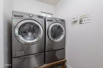 2936 W Michelle Drive, Phoenix, AZ 85053 - Photo 18