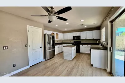 21054 N Sansom Drive, Maricopa, AZ 85138 - Photo 4