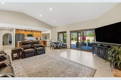 10424 N 82nd Street, Scottsdale, AZ 85258 - Photo 8