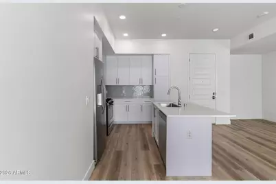 7300 E Earll Drive #1018, Scottsdale, AZ 85251 - Photo 8