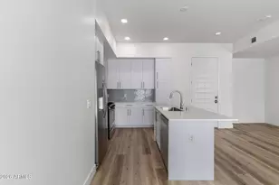 7300 E Earll Dr, Scottsdale, AZ 85251 - Photo 8