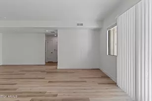 7300 E Earll Dr, Scottsdale, AZ 85251 - Photo 14