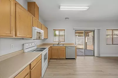 7042 W Mercer Lane, Peoria, AZ 85345 - Photo 6