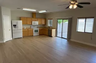 7042 W Mercer Ln, Peoria, AZ 85345 - Photo 2