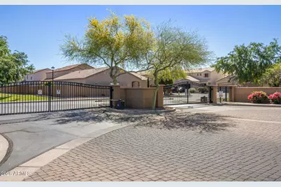 7042 W Mercer Lane, Peoria, AZ 85345 - Photo 10