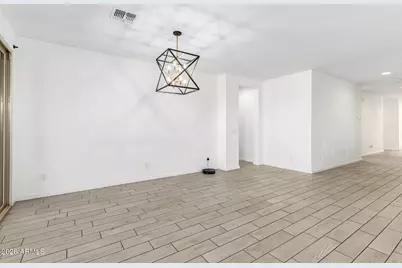 11046 W Levi Drive, Tolleson, AZ 85353 - Photo 8