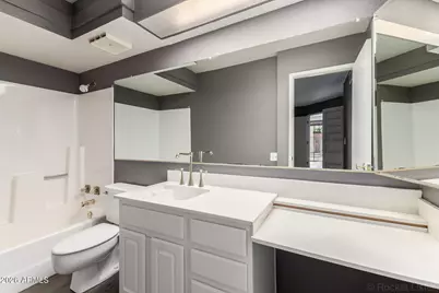 5035 N 10th Place #107, Phoenix, AZ 85014 - Photo 4