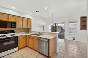 1340 W Wahalla Ln, Phoenix, AZ 85027 - Photo 10