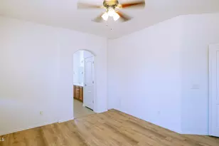 4356 E Sack Dr, Phoenix, AZ 85050 - Photo 10