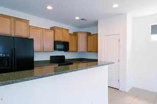 4356 E Sack Dr, Phoenix, AZ 85050 - Photo 6