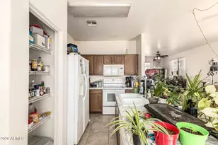 3042 S 101st Ln, Tolleson, AZ 85353 - Photo 6