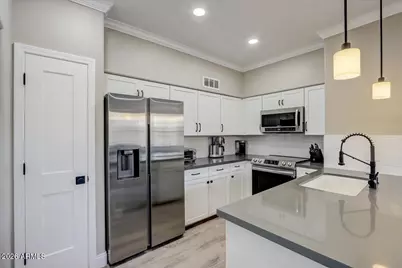 19777 N 76th Street #Apt 2133, Scottsdale, AZ 85255 - Photo 2