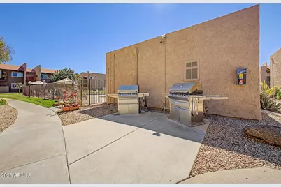 5525 E Thomas Road #Q4, Phoenix, AZ 85018 - Photo 24