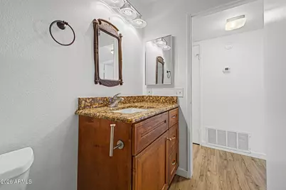 5525 E Thomas Road #Q4, Phoenix, AZ 85018 - Photo 16