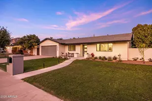 3023 N 49th St, Phoenix, AZ 85018 - Photo 2