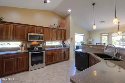 112 S Birdie Way, Casa Grande, AZ 85194 - Photo 18