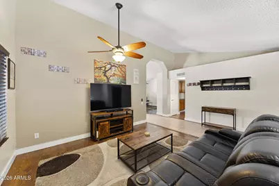 7957 W Dreyfus Drive, Peoria, AZ 85381 - Photo 10