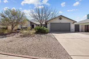 7957 W Dreyfus Dr, Peoria, AZ 85381 - Photo 2