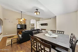 7957 W Dreyfus Dr, Peoria, AZ 85381 - Photo 12