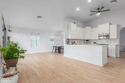 4039 E Morrow Drive, Phoenix, AZ 85050 - Photo 10