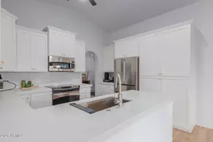 4039 E Morrow Dr, Phoenix, AZ 85050 - Photo 8