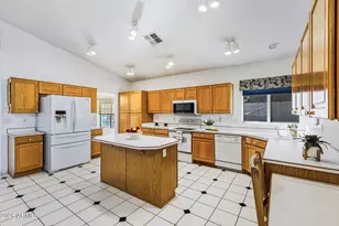 16840 S 36th Pl, Phoenix, AZ 85048 - Photo 6