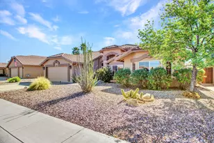 8933 W Rosemonte Dr, Peoria, AZ 85382 - Photo 4