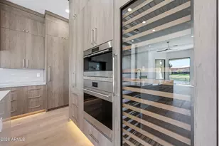 8429 E Del Camino Dr, Scottsdale, AZ 85258 - Photo 14