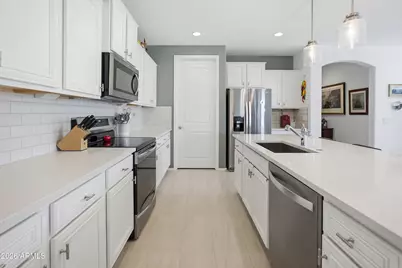 21392 N 268th Drive, Buckeye, AZ 85396 - Photo 4