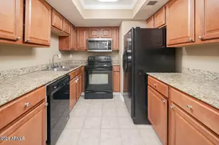 3420 W Danbury Dr, Phoenix, AZ 85053 - Photo 6