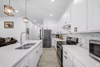 209 E Kinderman Drive, Avondale, AZ 85323 - Photo 2