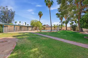 341 E Deepdale Rd, Phoenix, AZ 85022 - Photo 32